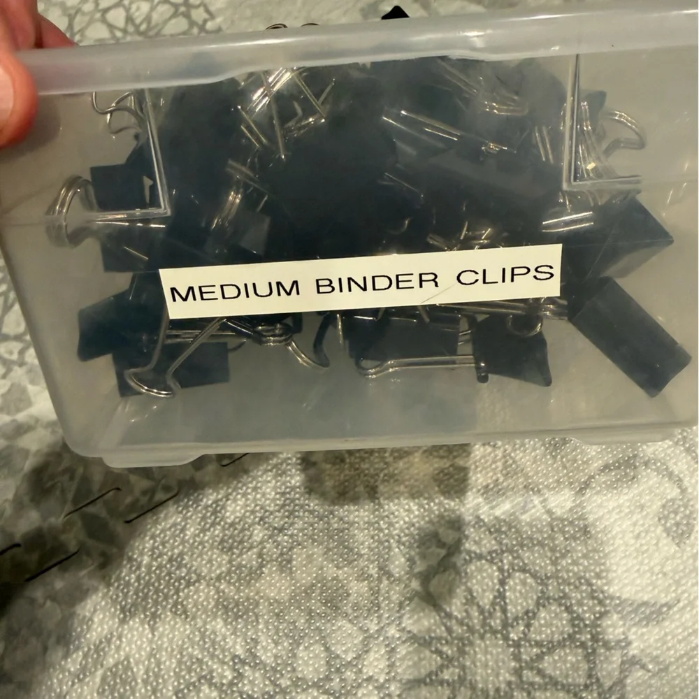 AMAZING BIN OF 170 AVERY MEDIUM SIZE BINDER CLIPS - includes labeled bin!!